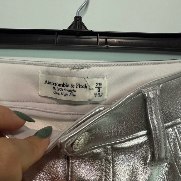 NWOT Abercrombie and Fitch The 90s Straight Ultra High Rise Pants Silver Size 29 - Picture 4 of 6
